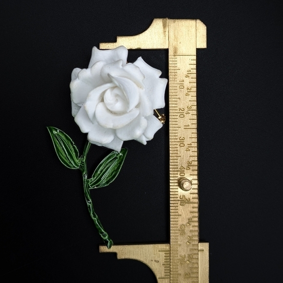 Vintage White Celluloid Rose or Gardenia Flower Brooch - Ges. Gesch Germany - Picture 7 of 8